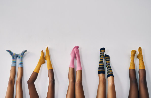 我们都有自己最喜欢的一双图片下载