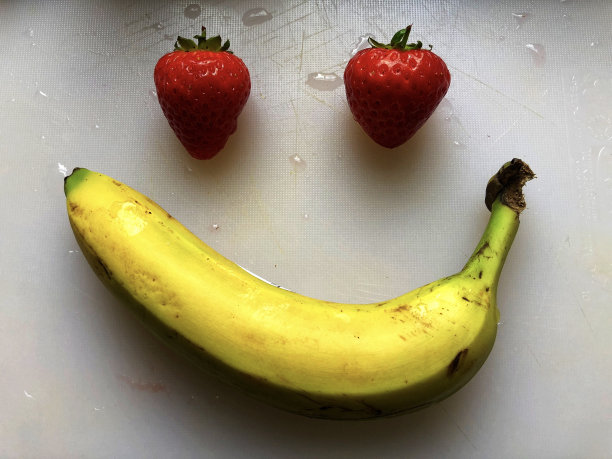 草莓香蕉的脸图片下载
