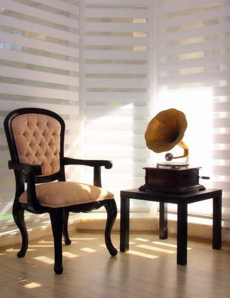 回忆与旧留声机和角落图片下载