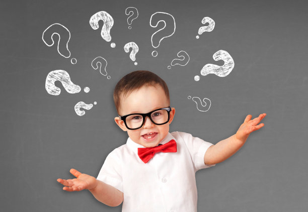 黑板上有一幅孩子的画像图片下载