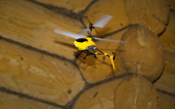 飞行玩具直升机图片下载