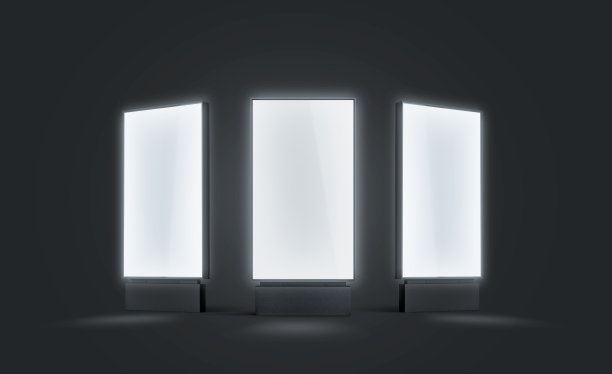 空白的白色发光塔模拟设置，孤立在黑暗中图片下载