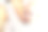 宝宝和妈妈快乐。婴儿在母亲身边用吊带吊着。图片下载