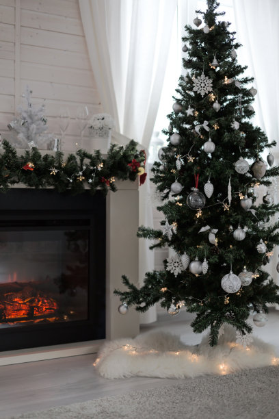 为圣诞节装饰的壁炉图片下载