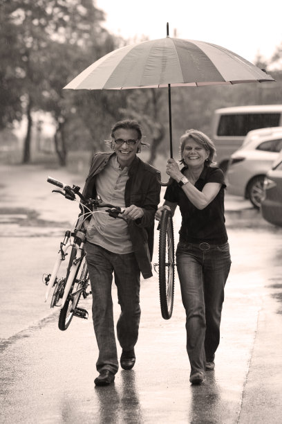 多雨的夏天图片下载