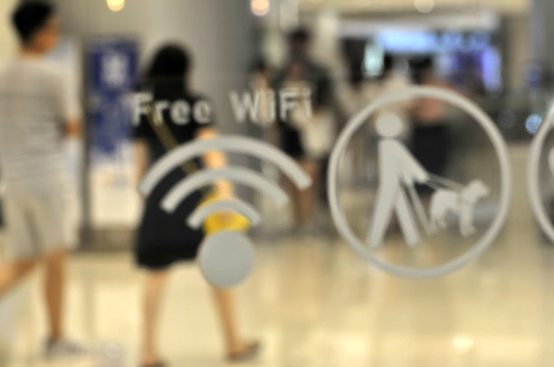 禁止宠物、着装规定和贴在商店玻璃门上的免费无线信号图片下载