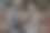 老夫妇。吻的手。花。两个退休人员。图片下载