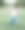 在公园里散步的婴儿图片下载