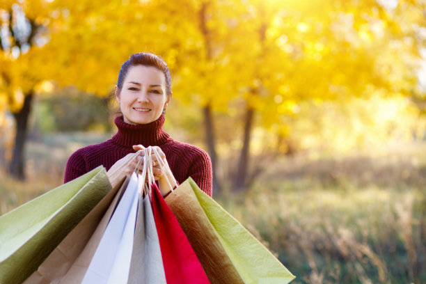 概念是积极的情感从成功的销售购物。图片下载