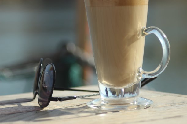 半杯苏打水图片下载