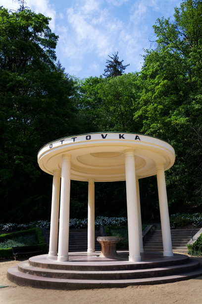 奥托夫卡泉，鲁哈科vice的治疗泉图片下载