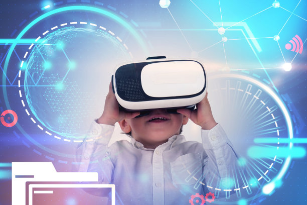 可爱的小男孩戴着vr眼镜，虚拟界面图片下载