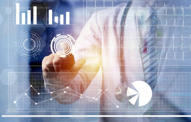 博士在电脑屏幕上触摸未来科技屏幕图片下载