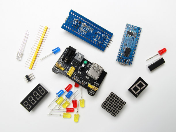 一套设计电子设备，微电路，led和七段指示器。图片下载