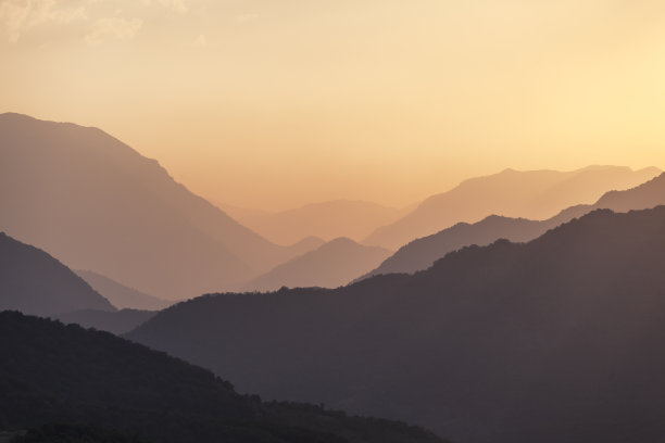 日落时分的山景图片下载