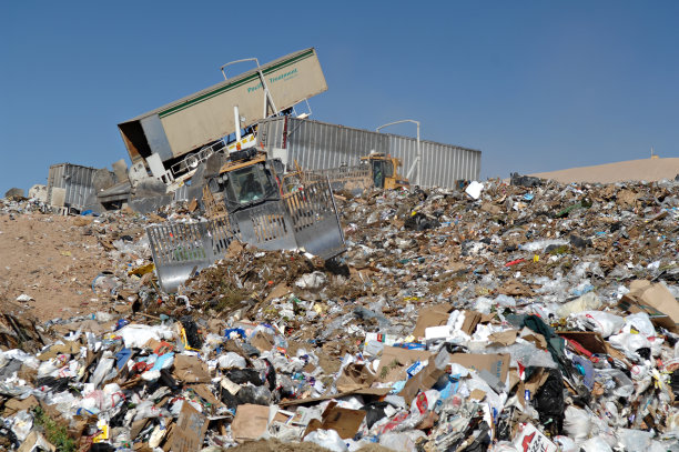 用于控制亚利桑那州垃圾填埋场垃圾的设备图片下载