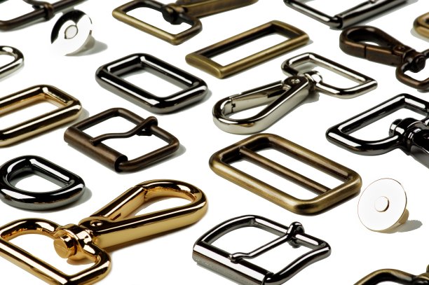 皮革服饰的摆放图片下载