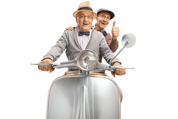 两个老人骑着老式摩托车，竖起大拇指图片下载