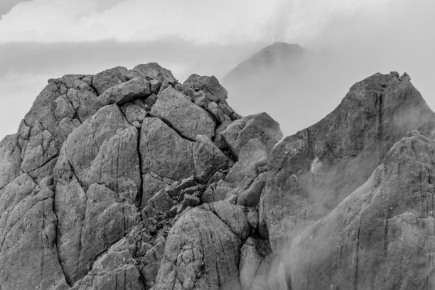 科尔诺短笛，阿布鲁佐的阿彭尼尼山。坏天气的时刻图片下载