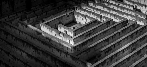 黑暗的迷宫的比喻图片下载