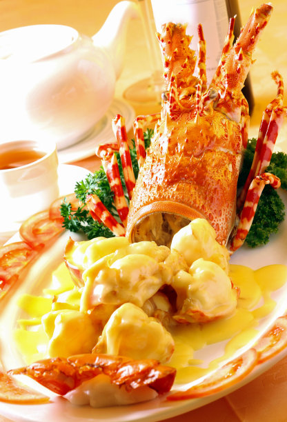 中餐厅黄油烤龙虾配乳酪图片下载