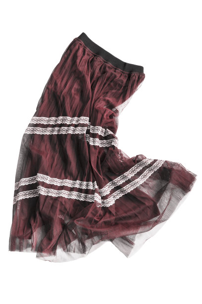 皱巴巴的裙子孤立图片下载