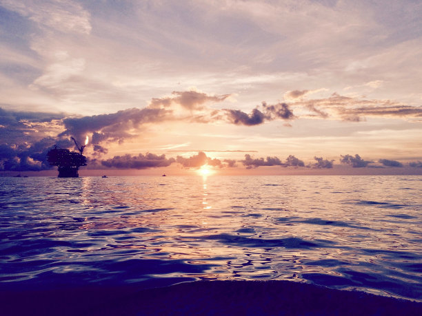 墨西哥湾平台日落图片下载