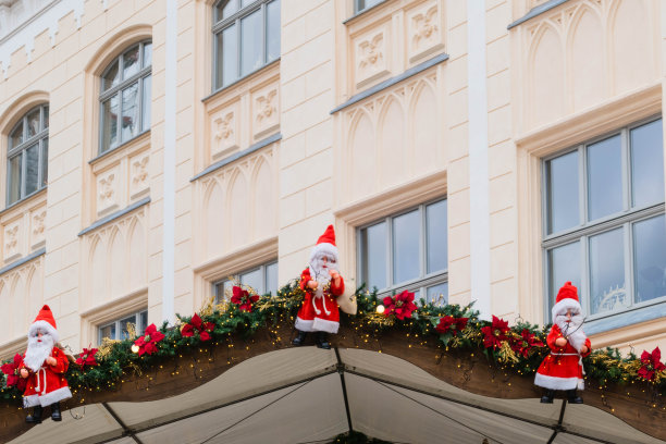 圣诞集市上的圣诞老人图片下载