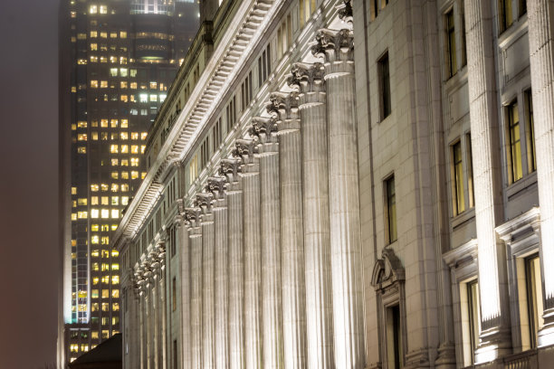 蒙特利尔的雨夜。图片下载