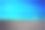 空荡荡的木制桌面以蔚蓝的大海和天空为背景图片下载