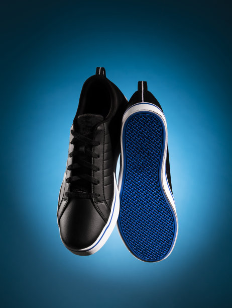 男性运动鞋图片下载