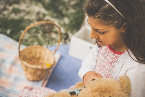 和泰迪熊野餐图片下载
