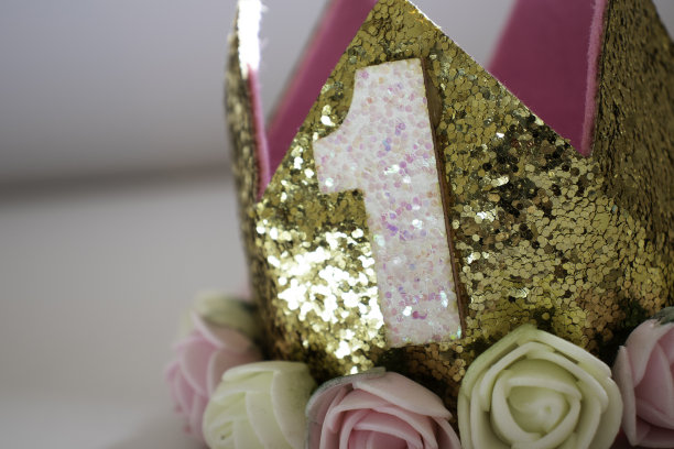 第一个生日皇冠的特写图片下载