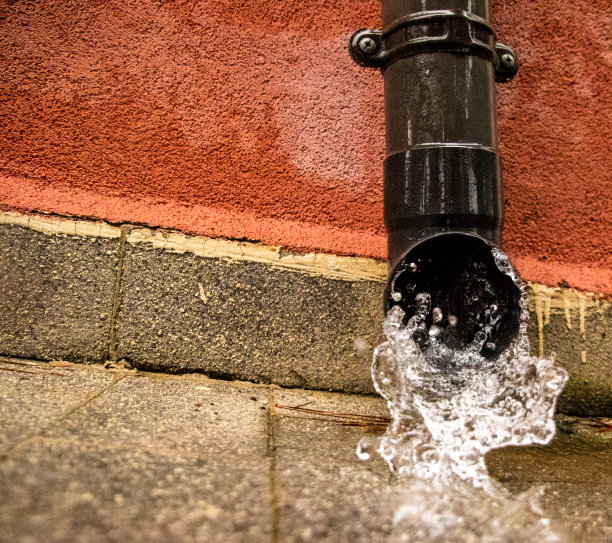倾盆大雨!图片下载