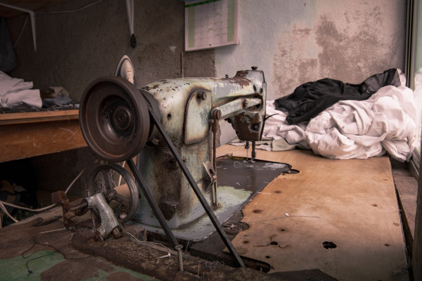 墨西哥裁缝店里的老式缝纫机图片下载