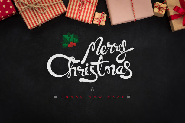 黑板背景上的圣诞快乐和新年快乐文字图片下载