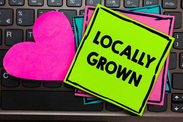文字标志显示本地种植。概念照片生产农业农村新鲜蔬菜纸浪漫可爱的短信心键盘型电脑好感觉。图片下载