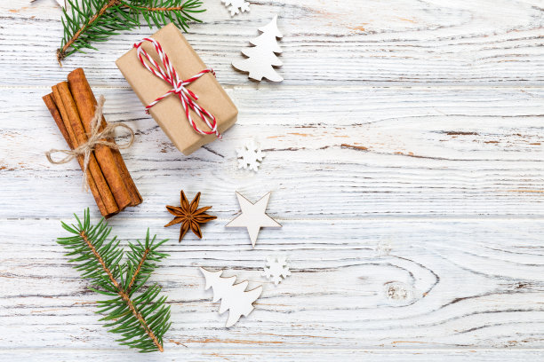 圣诞背景与拷贝空间，俯视图。假日概念木桌为您设计图片下载