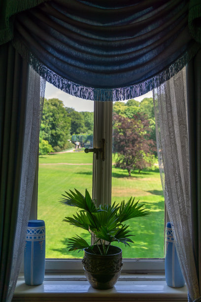 装饰复古风的窗户照片图片下载