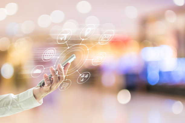 通过云计算网络在移动智能手机应用上多渠道营销，为数字购物生活方式的人们图片下载