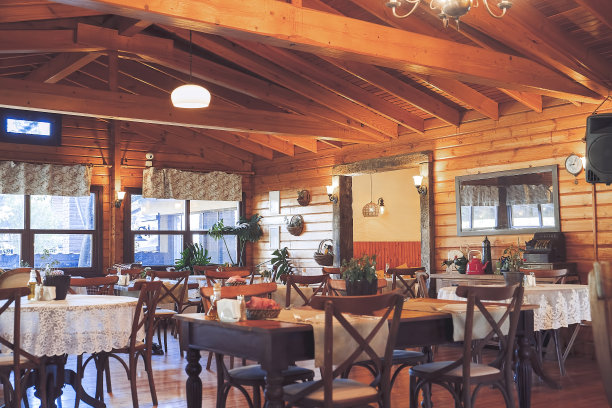 乡村复古风格的餐厅内部图片下载
