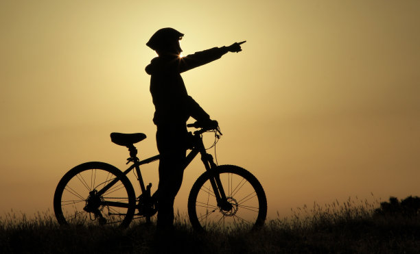 驾驶路线和自行车冒险图片下载