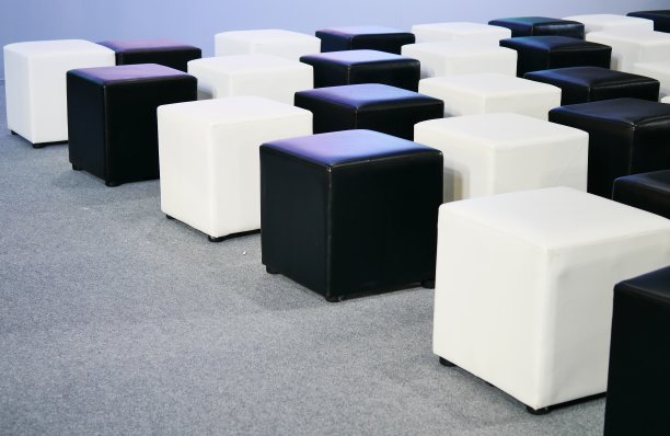 生活现代黑白椅子图片下载