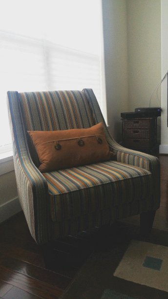 条纹扶手椅(巴尔的摩，马里兰州)图片下载