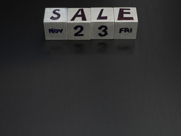 2018年11月23日黑色星期五标志在金属表面图片下载