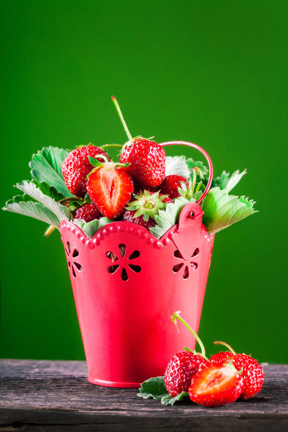 新鲜的草莓图片下载