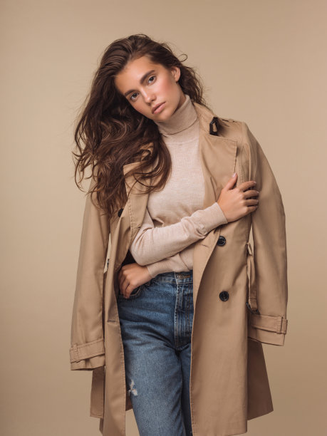 年轻美丽的女人的照片图片下载