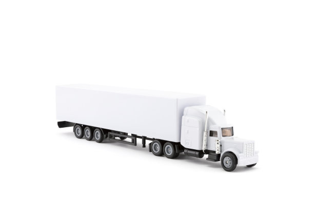 白色长卡车微型与一个拖车在白色的背景。图片下载