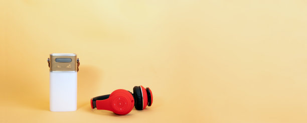 全景从智能扬声器和耳机图片下载