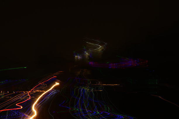 汽车光线轨迹图片下载